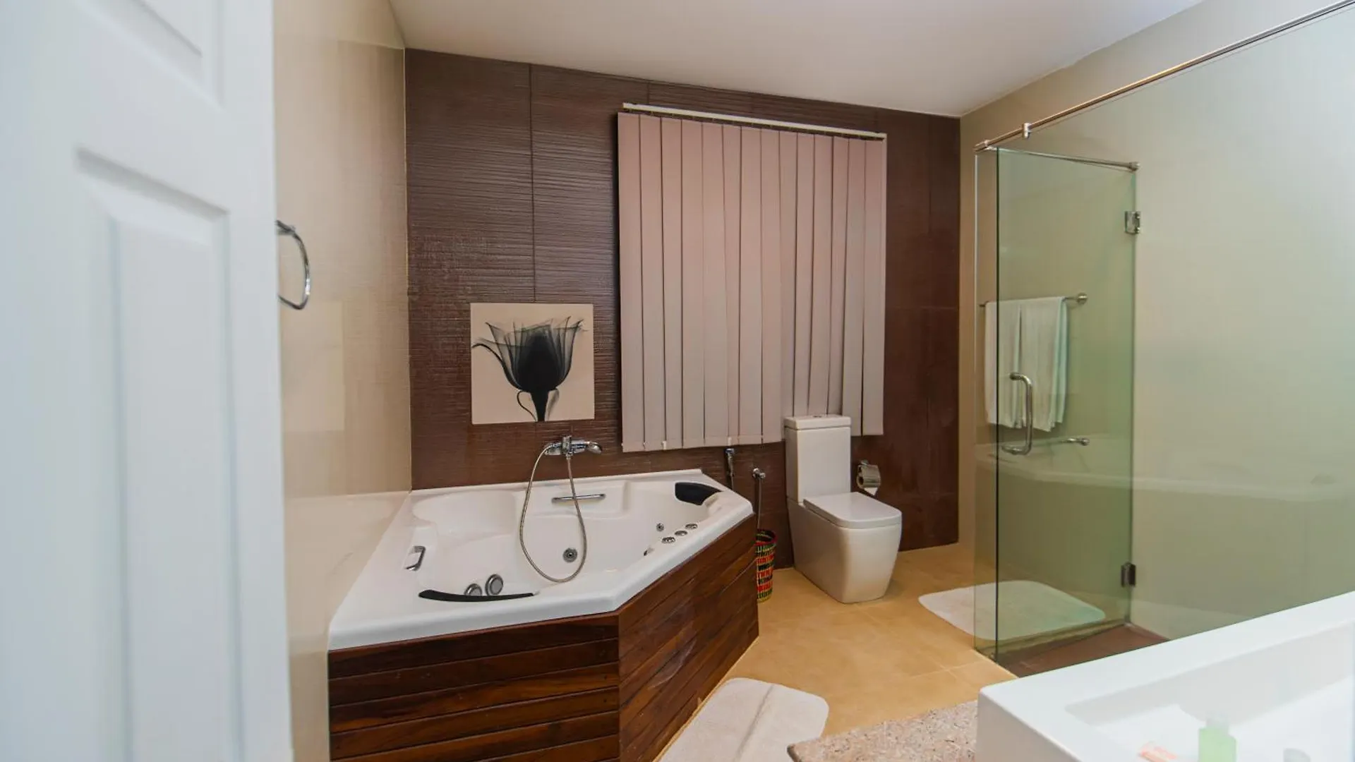Chaminrich Villa Канди Проживание в семье